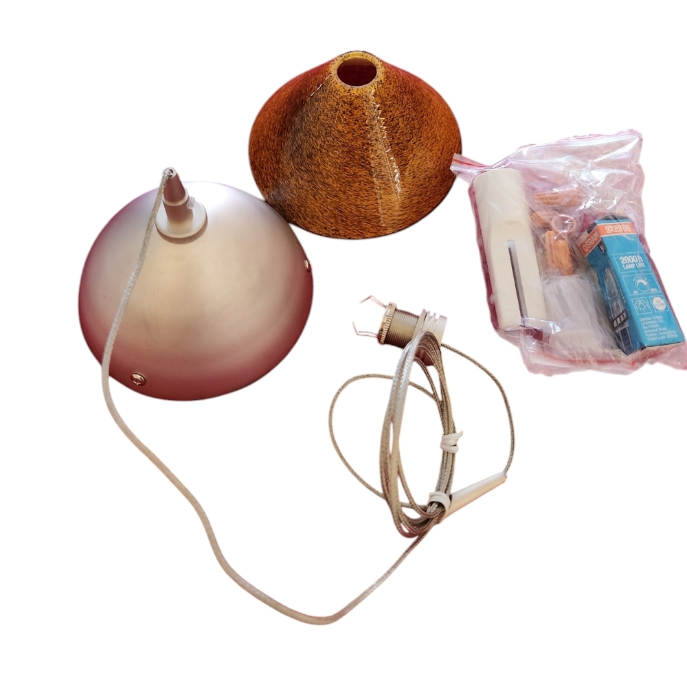 PENDANT LIGHT NWT IN BOX